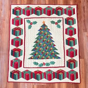 Vintage Christmas Tree Quilt HANDMADE Size‎ 49x55 inches